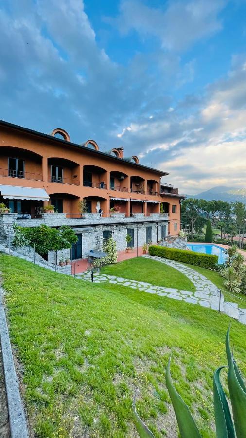 Lake View, Swimming Pool, Tennis Court And Private Parking 梅泽格拉 外观 照片